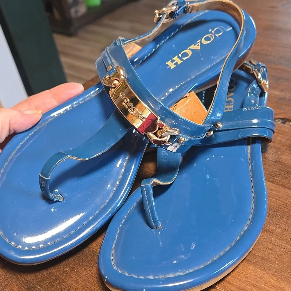 Coach Caterine Patent Leather Sandals Blue And Gold Logo Size 7 - Picture 2 of 9